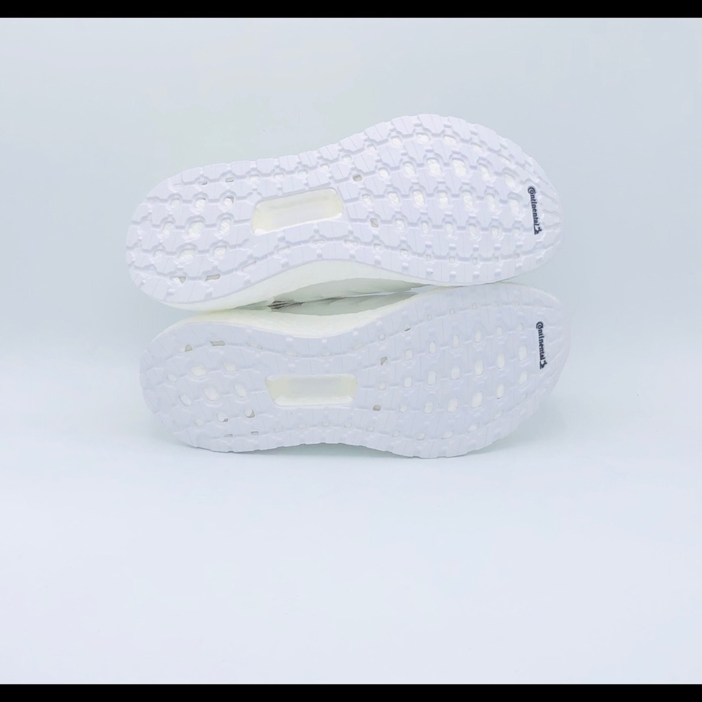 NEW adidas Ultraboost 19 Women's Running Shoes - Picture 7 of 7